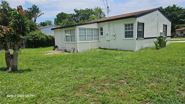 Building Photo - 626 S 28th Ave