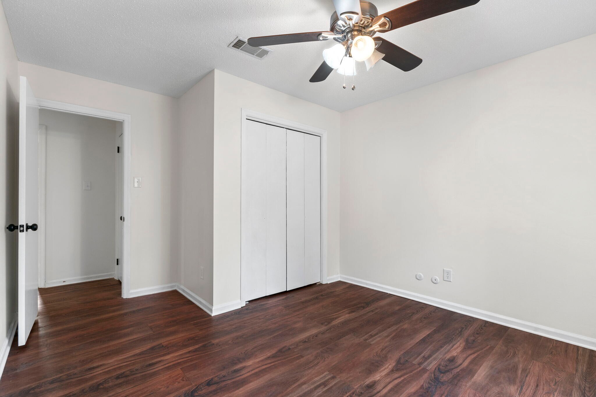 2nd bedroom - 11220 Bainbridge Dr