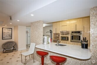 Building Photo - 16 Willowood Ct