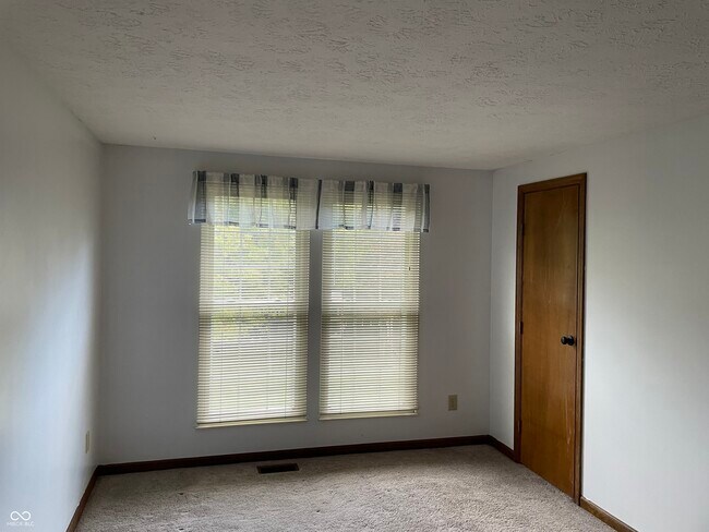Building Photo - 9161 Champton Dr