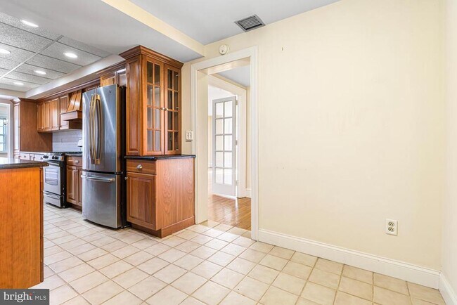 Building Photo - 415 City Ave