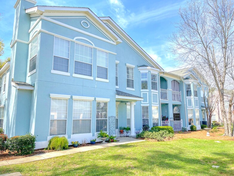 Building Photo - Legacy Oaks at Spring Hill Apartments