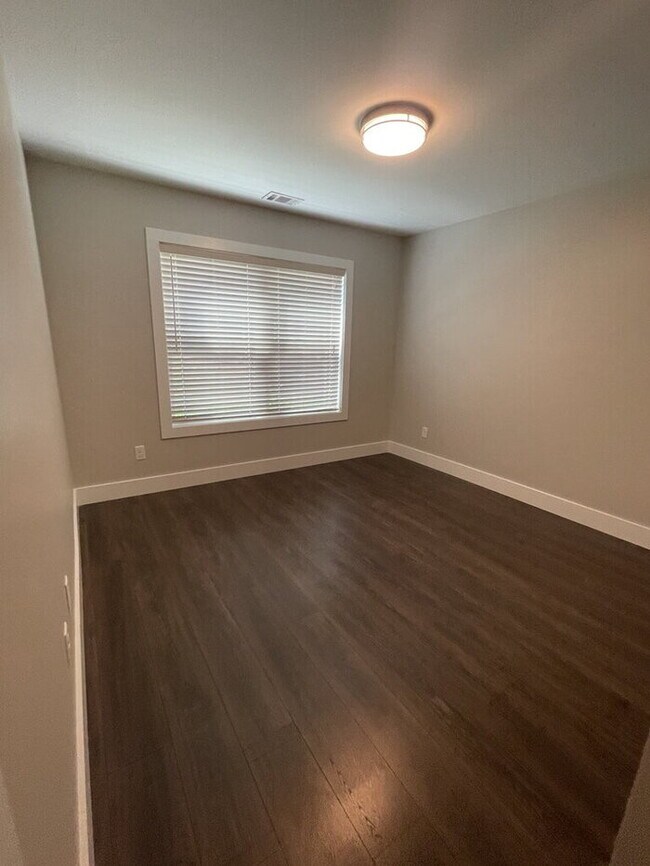 Building Photo - "Charming 4-Bedroom Retreat in Anderson with Spacious 1760 Sq Ft Layout - Your Perfect Home Awaits!"