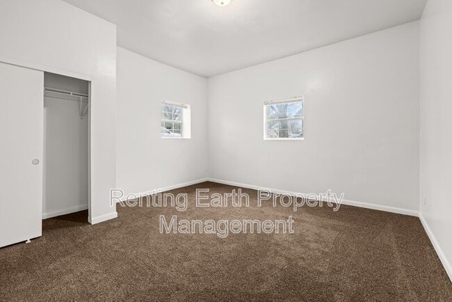 Building Photo - 5722 Terrace Ave