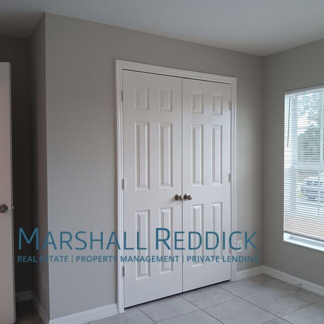 Building Photo - Beautiful Single Family