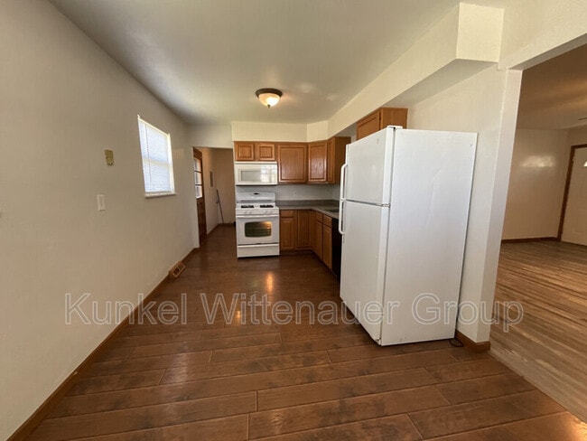 Building Photo - 203 Renee Dr