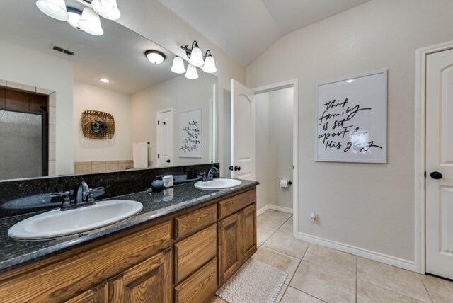 Building Photo - 7603 Canterbury St