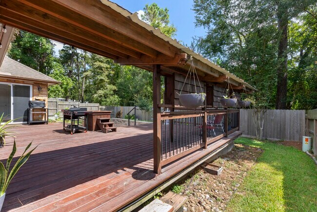 Building Photo - 6004 Hunnington Dr