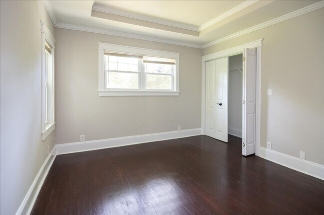 Building Photo - Newly Renovated 3/2 Feet From Atlanta Belt...