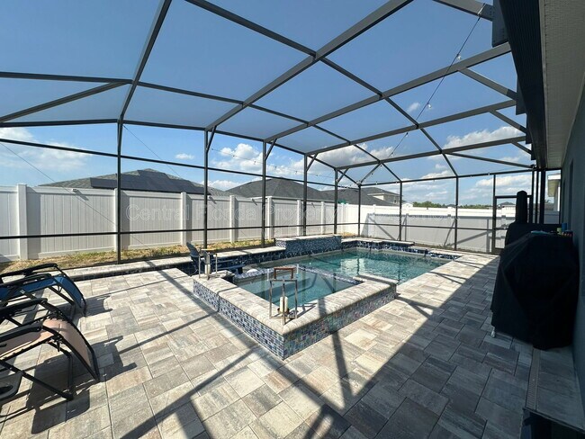 Building Photo - 5580 Vigo Lp