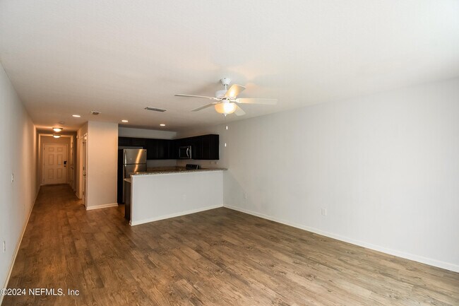 Building Photo - 556 Eiseman Wy