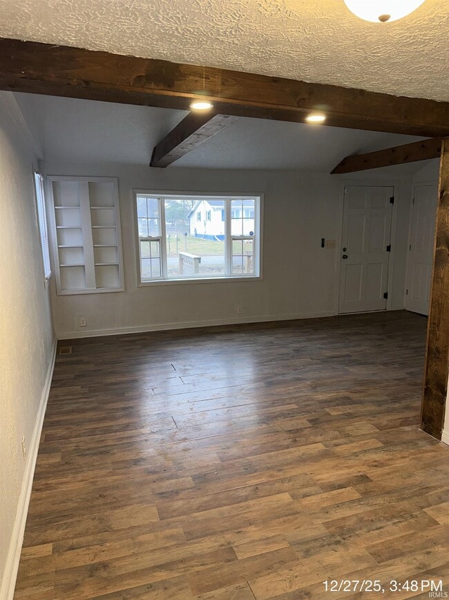 Building Photo - 1009 E Spraker St