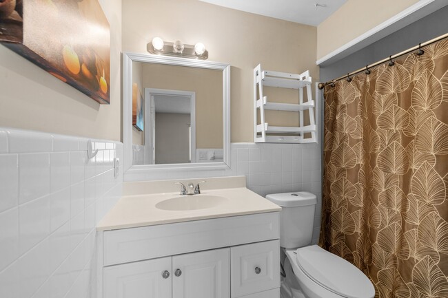 Building Photo - 7907 Sebastian Rd