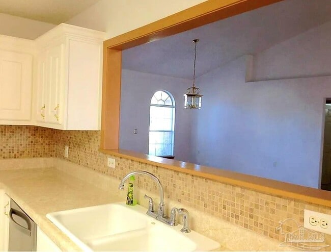 Building Photo - 1007 W Government St