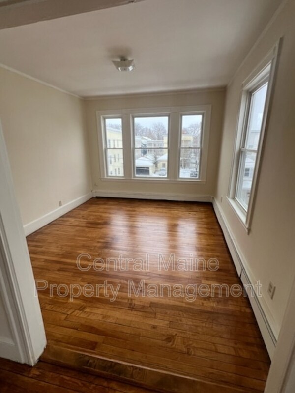 Primary Photo - 25 Shawmut St