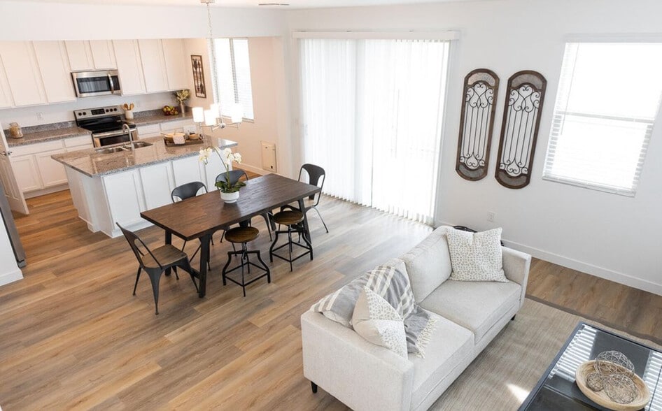 Building Photo - 2340 E Marguerite Ave