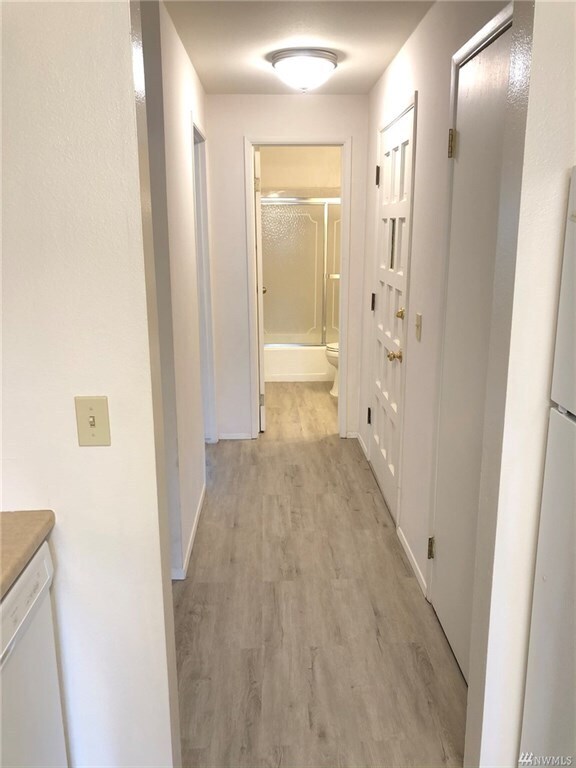 Building Photo - 17109 NE 45th St