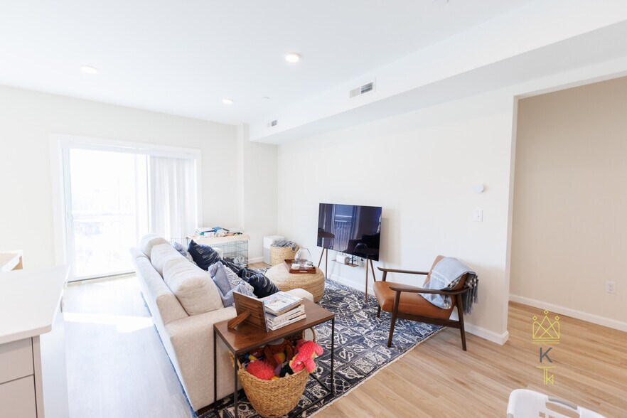 Building Photo - 460 Washington St