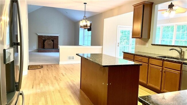 Building Photo - 34 Auburn Knoll