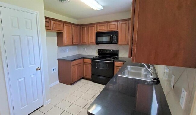 Building Photo - 1408 Bergin Ct