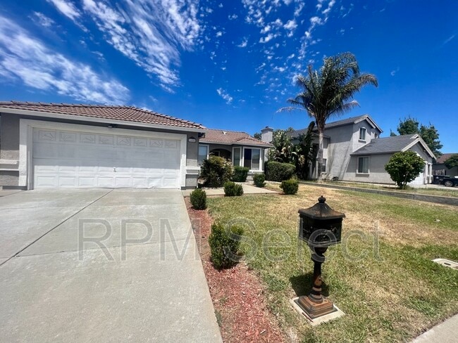 Building Photo - 1605 Paseo Flores Dr