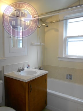 Building Photo - Charming Richmond Craftsman!  Big Backyard!!  Pet Friendly!