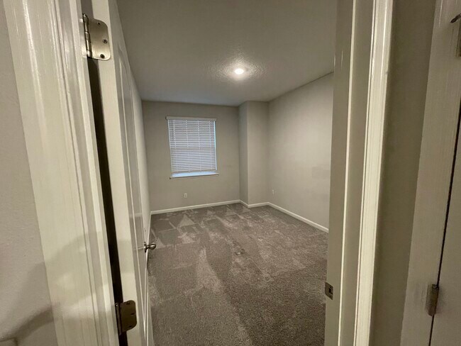 Building Photo - 64 Seastar Ct