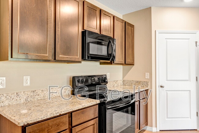 Building Photo - 72 Hickory Crse