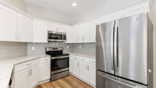 Building Photo - 1010 Winterberry Cir
