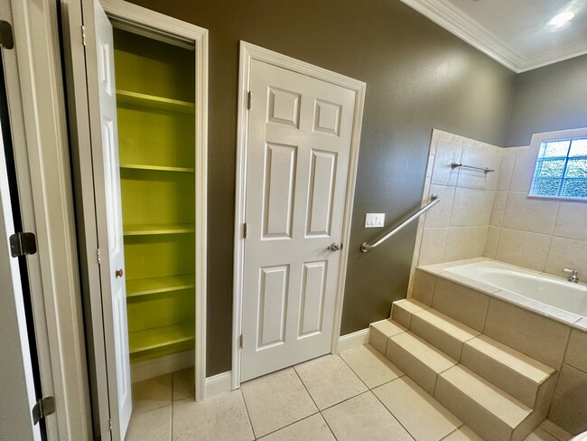 Master Bathroom - 510 Eaton St