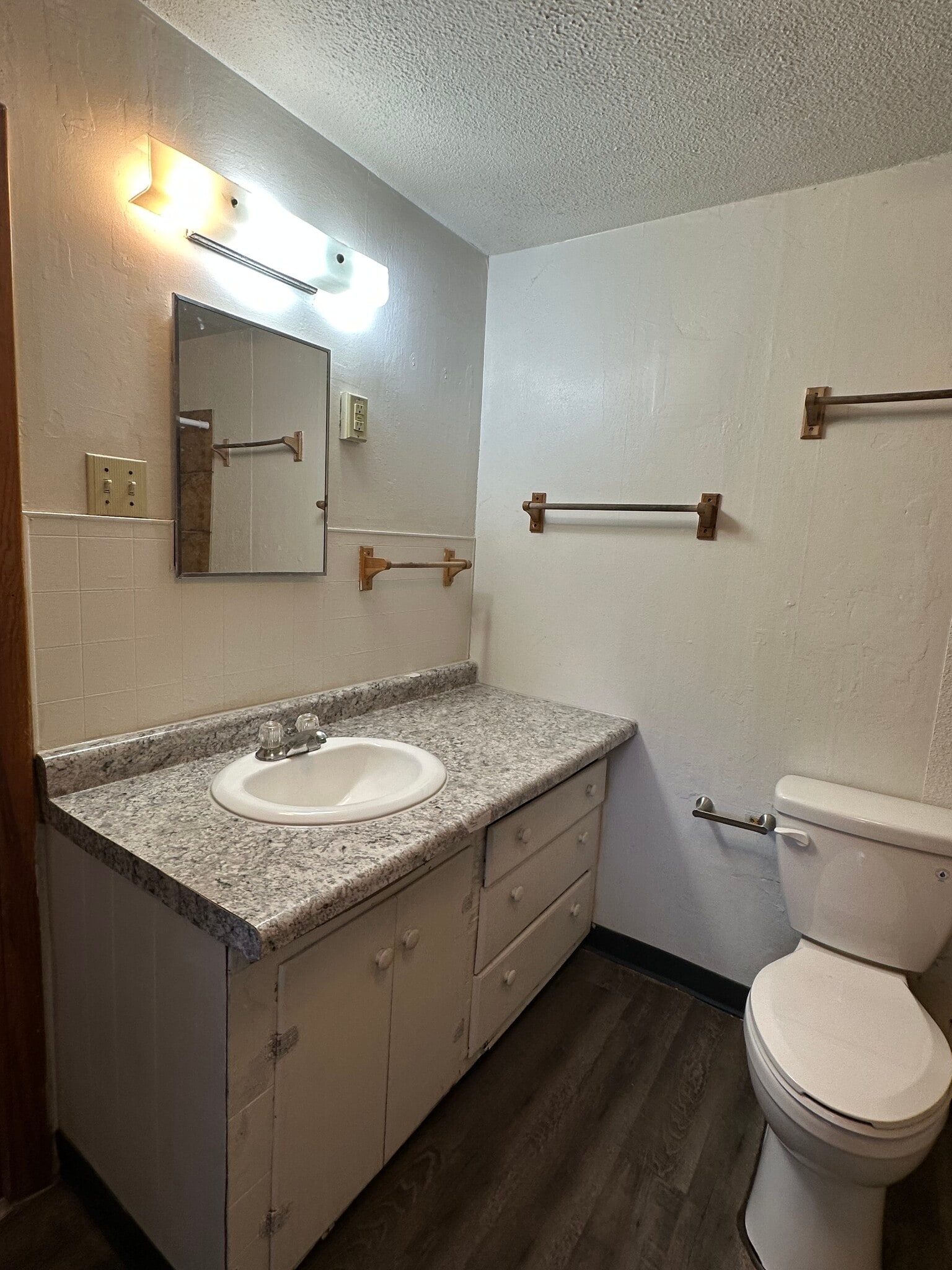 Building Photo - 528 Niagara St
