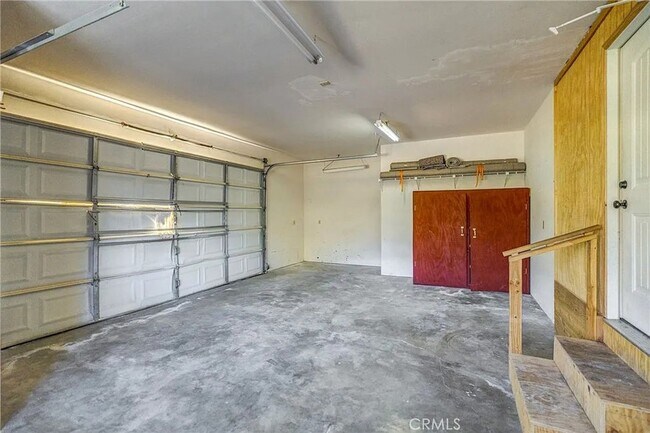 Building Photo - Charming 4BR Home with Mountain Views
