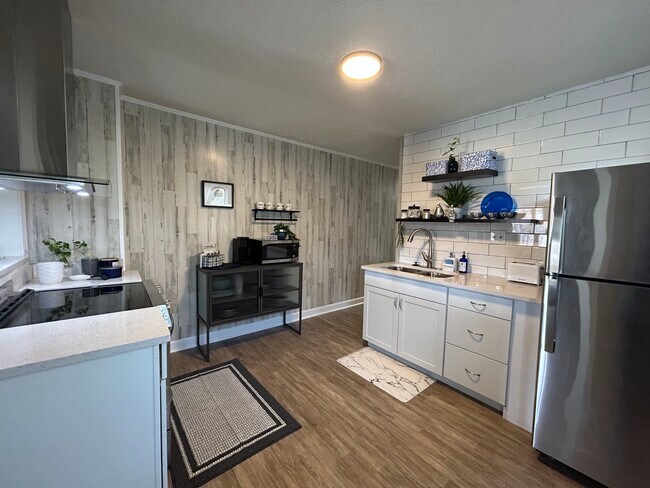 Building Photo - 2088 Oliver Ave