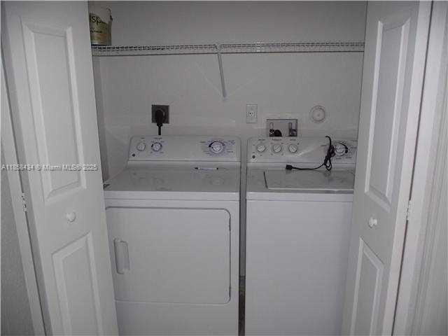 Building Photo - 6063 SW 19th Ct