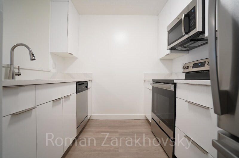 Building Photo - 25 Webster Ave