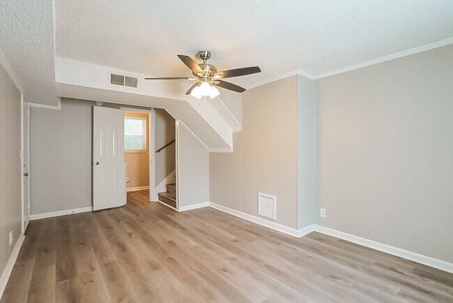 Building Photo - 4520 Xavier Dr