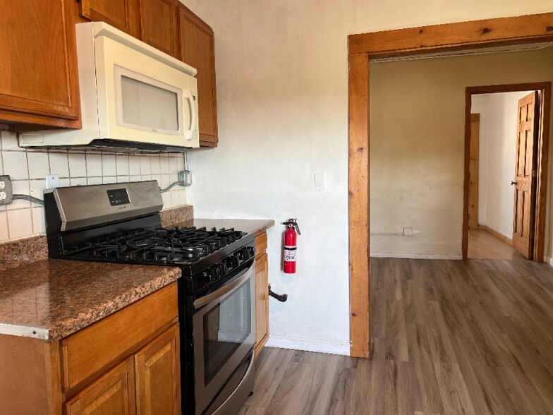 Building Photo - 60 Rathbun St