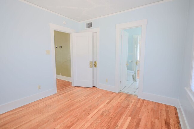 Building Photo - 317 N Santa Rita Ave