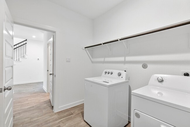 Building Photo - 31634 Whittis Hl Wy