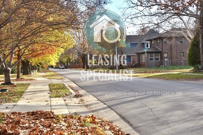 Building Photo - Central Norman 3 Bed 3 Bath MOVE IN SPECIA...