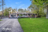 Building Photo - 1244 Day Cir E