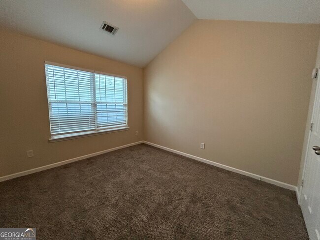 Building Photo - 200 Ranier Ct.