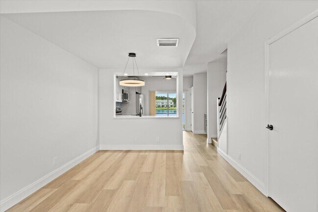 Building Photo - 3124 SW 49th St