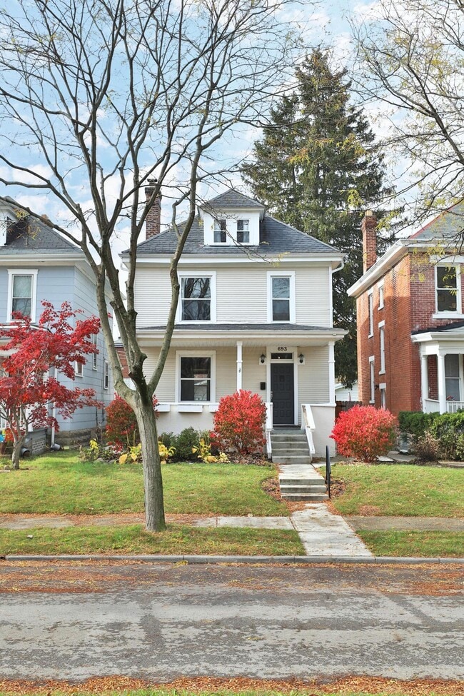 Primary Photo - 693 Wilson Ave