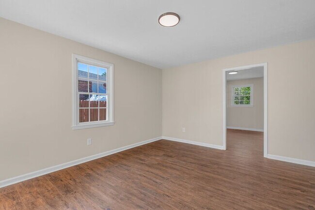 Building Photo - 95 Montague Rd