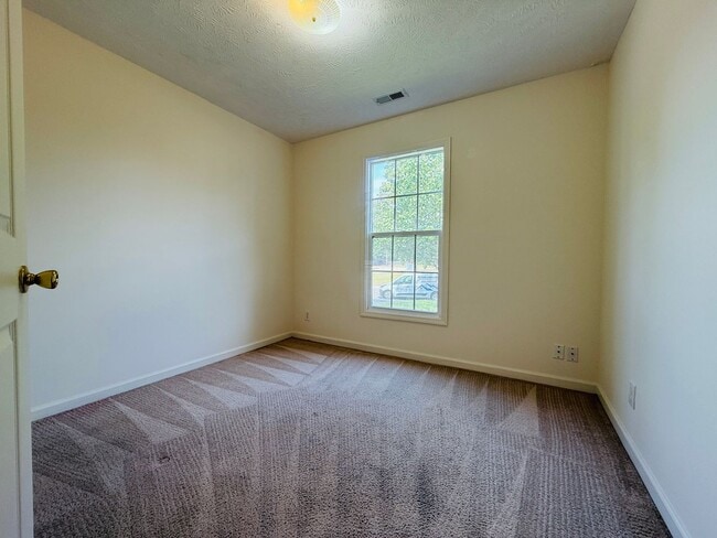 Building Photo - 104 Liberty Ct