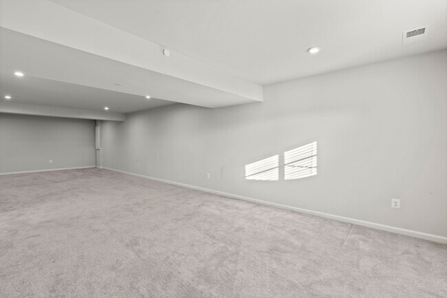 Building Photo - 311 Sunrise Ct
