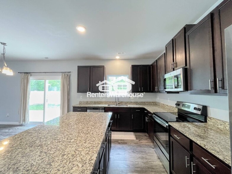 Building Photo - 155 American Wy