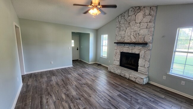 Building Photo - 78 Green Wing Rd