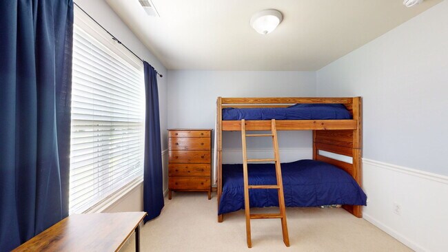 Building Photo - 2259 Dewey Dr